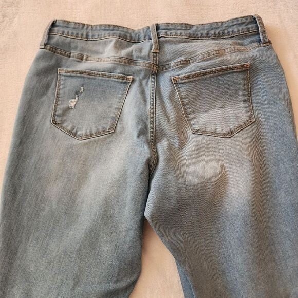 Universal Thread High Rise Jegging Size 16 Light Blue Distressed - Picture 9 of 13